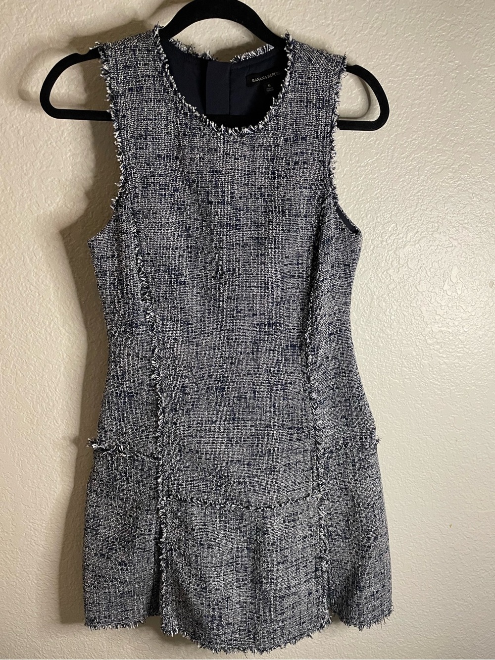 Banana Republic Sleeveless Tweed Shift Dress in Navy and White